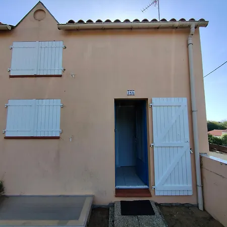 Maison Cosy A 700 M De L'ocean Holiday home *